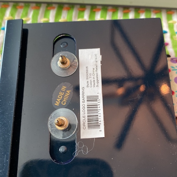 Tory Burch Earrings - Picture 3 of 5